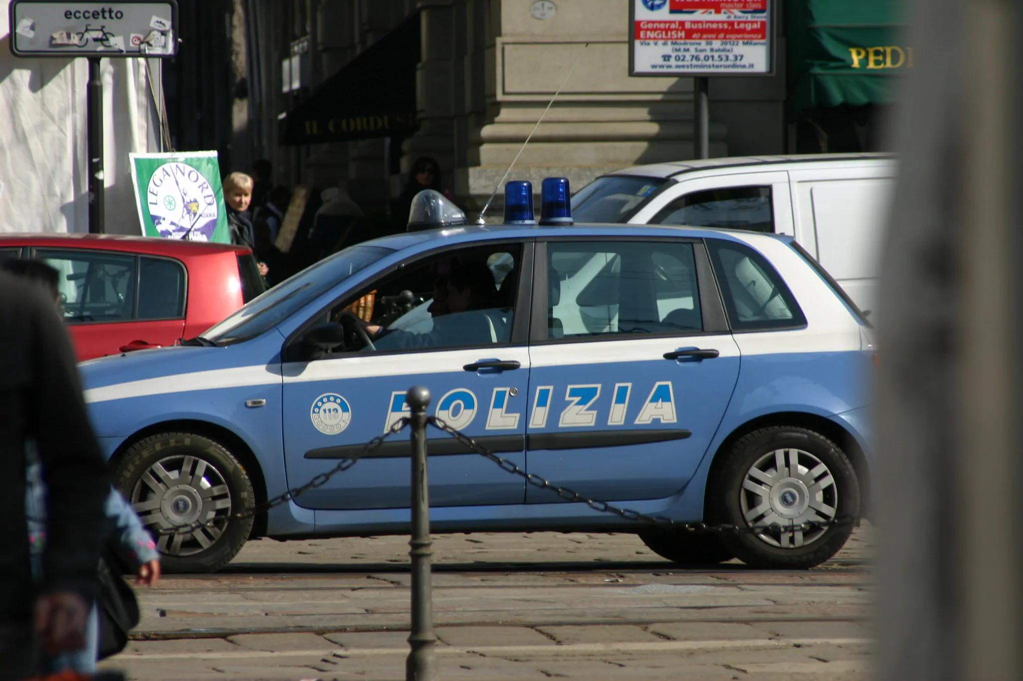 Macchina della polizia