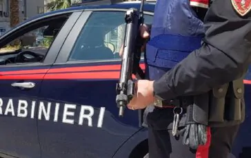 Sul luogo dell'attentato sono intervenuti i Carabinieri