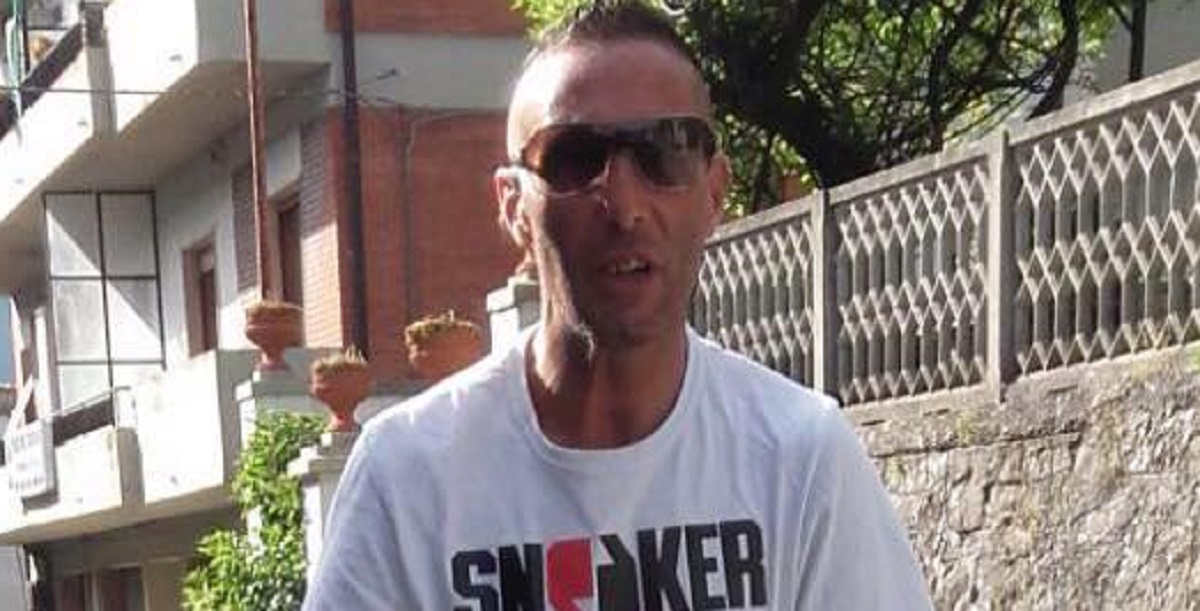 Massa Carrara, 47enne accusa un malore in auto dopo il calcetto e muore