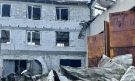 Le truppe russe continuano a bombardare l'Ucraina