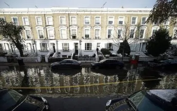 Una eloquente immagine di Londra dopo "l'allagamento"