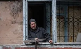 Un abitante di Kherson dopo gli ultimi bombardamenti russi