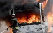 Ancora un bus che prende fuoco a Roma
