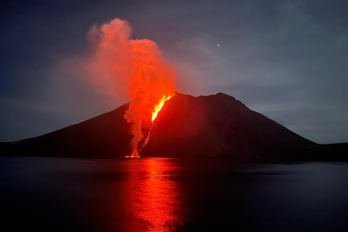Eruzione dello Stromboli: scuole chiuse sull’isola • TristeMondo.it