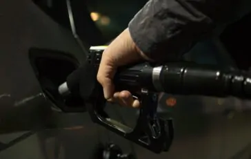 Prezzi dei carburanti in calo