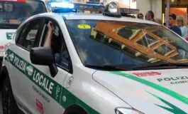 La polizia locale di Brescia denuncia un uomo