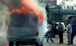 manifestazione-antigovernativa-in-pera-feriti-negli-scontri