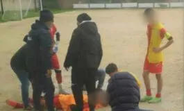 Paura nel campionato giovanile: giovane calciatore colpito alla nuca