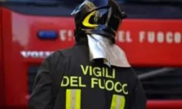 Incendio in una concessionaria auto siciliana