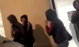Un frame dell'aggressione filmata da Nicolò
