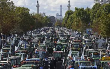 I trattori arrivati a Parigi
