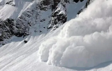 Valanga in Austria, morti almeno otto sciatori: tra le vittime, anche un 17enne neozelandese