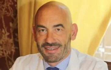 L'infettivologo Matteo Bassetti interviene sul farmaco per il raffreddore