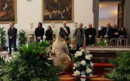 Apre oggi alle 10:30 la camera ardente di Maurizio Costanzo allestita in Campidoglio. Lunedì 27 i funerali solenni del giornalista.