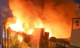 Incendio a Saviano: il fuoco è divampato sul carro carnevalesco di Via Torre; aperte le indagini
