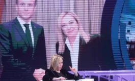 Bruxelles Giorgia Meloni ed Emmanuel Macron ritrovano sintonia