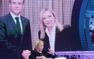 Bruxelles Giorgia Meloni ed Emmanuel Macron ritrovano sintonia