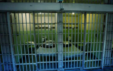 Muore in carcere a Torino inalando il gas delle bombolette