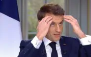 Emmanuel Macron durante la sua comparsa in televisione