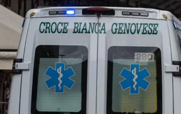 La 12enne è stata soccorsa e condotta al Gaslini di Genova