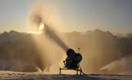 Manca la neve e produrre quella artificiale costa troppo