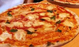 La parte bruciacchiata della pizza non fa affatto male