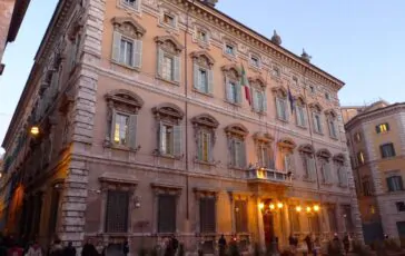 il-senato-boccia-il-riconoscimento-dei-diritti-dei-figi-di-coppie-gay-insorge-l-opposizione