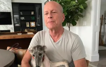 Bruce Willis video compleanno