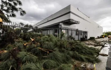 Tornado si abbatte su Los Angeles