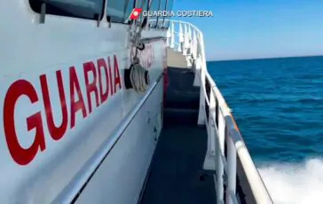 Sicilia soccorso peschereccio