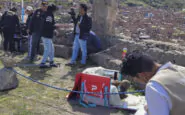 La polizia del Perù ha trovato un rider in possesso di una mummia, trasportata nella borsa termica. I resti sono stati sequestrati.