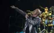 Roma, Eros Ramazzotti stoppa il concerto per soccorrere una fan: ecco i dettagli