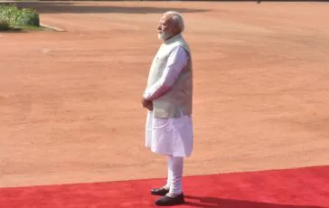 Il premier indiano Modi governa il nuovo paese più popoloso della terra