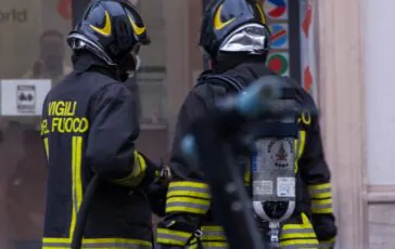 Vigili del Fuoco auto in fiamme