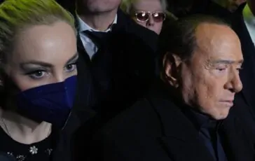 Silvio Berlusconi con la compagna Marta Fascina