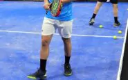Insolita ed originale proposta di matrimonio in un campo di padel