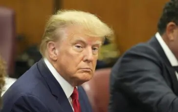 Trump no tribunal ansa
