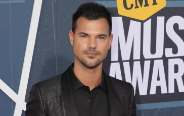 Lautner Taylor