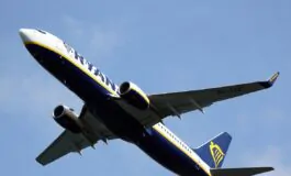 Volo Ryanair bloccato a terra per una passeggera "testarda"