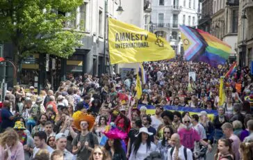 Bruxelles dà il via alla stagione dei Pride: più di 100mila persone sfilano per i diritti