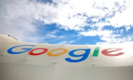 Google spunta blu
