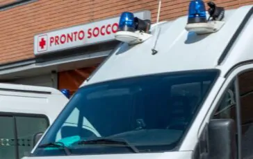 Traffico bloccato a Genova dopo l'impatto fra due tir e soccorsi sul posto