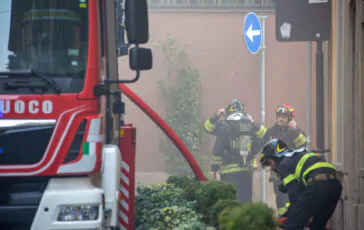 incendio in un palazzo a roma testimonianze