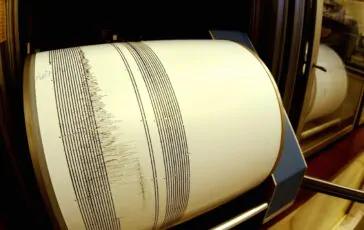 sismografo terremoto danni