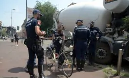 Milano, nuovo incidente mortale per una ciclista: viene travolta da una betoniera mentre si trova sulla sua bici