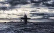 sottomarino in mare maltempo