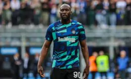 lukaku atterrato roma tifosi