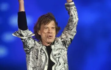 Mick Jagger, il patrimonio in beneficenza: "I miei figli non hanno bisogno di 500 milioni"