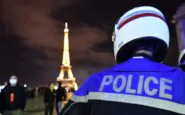 Sprangate contro auto della polizia a Parigi