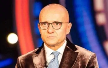 GF, Signorini rimprovera i concorrenti e fa una gaffe: "Basta con questo perbenismo"